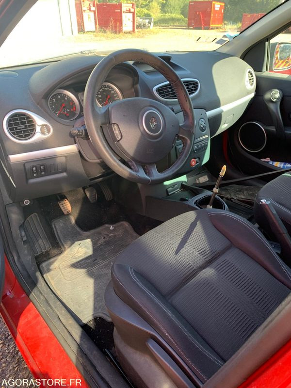 VL RENAULT CLIO3 AB102YS - Automobil: slika VL RENAULT CLIO3 AB102YS - Automobil VL RENAULT CLIO3 AB102YS - Automobil: slika VL RENAULT CLIO3 AB102YS - Automobil