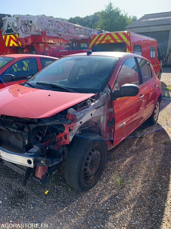 VL RENAULT CLIO3 AB102YS - Automobil: slika VL RENAULT CLIO3 AB102YS - Automobil VL RENAULT CLIO3 AB102YS - Automobil: slika VL RENAULT CLIO3 AB102YS - Automobil