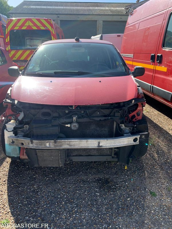 VL RENAULT CLIO3 AB102YS - Automobil: slika VL RENAULT CLIO3 AB102YS - Automobil VL RENAULT CLIO3 AB102YS - Automobil: slika VL RENAULT CLIO3 AB102YS - Automobil