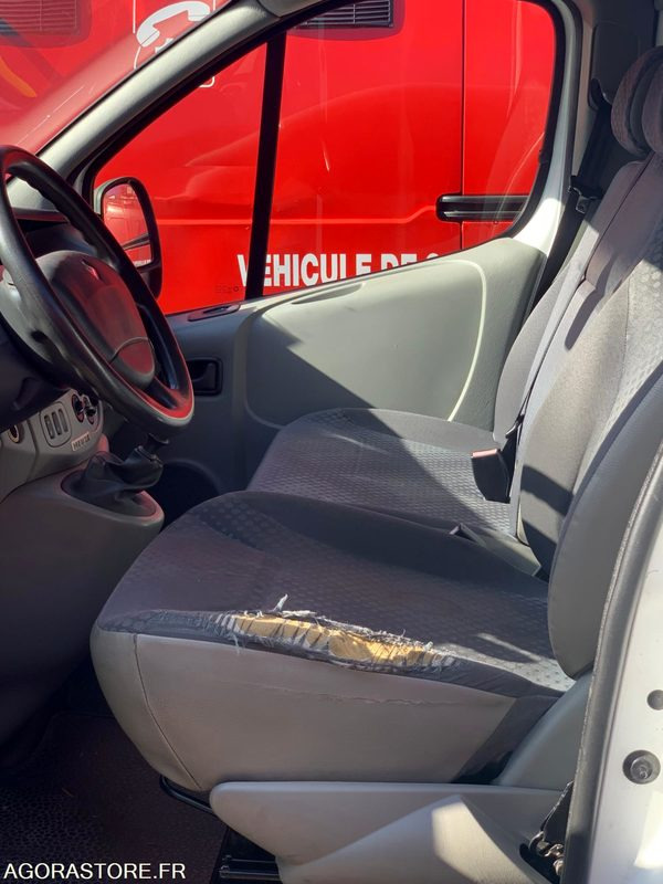 VMA RENAULT TRAFIC 2 707ABM76 - Furgon: slika VMA RENAULT TRAFIC 2 707ABM76 - Furgon VMA RENAULT TRAFIC 2 707ABM76 - Furgon: slika VMA RENAULT TRAFIC 2 707ABM76 - Furgon