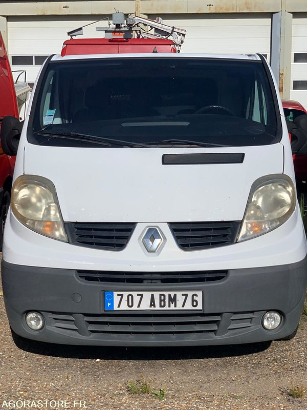 VMA RENAULT TRAFIC 2 707ABM76 - Furgon: slika VMA RENAULT TRAFIC 2 707ABM76 - Furgon VMA RENAULT TRAFIC 2 707ABM76 - Furgon: slika VMA RENAULT TRAFIC 2 707ABM76 - Furgon