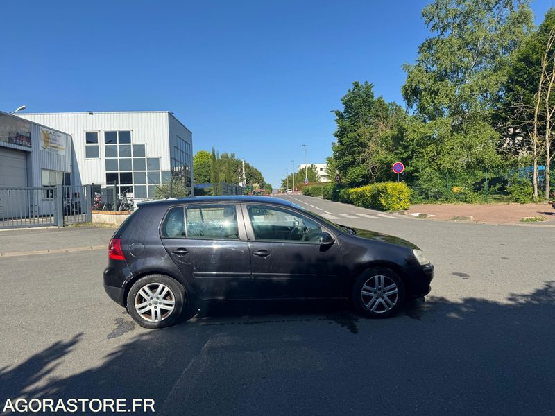 VOLKSWAGEN GOLF V 2.0 140 TDI - 210 000 KM - 2007 - Automobil: slika VOLKSWAGEN GOLF V 2.0 140 TDI - 210 000 KM - 2007 - Automobil VOLKSWAGEN GOLF V 2.0 140 TDI - 210 000 KM - 2007 - Automobil: slika VOLKSWAGEN GOLF V 2.0 140 TDI - 210 000 KM - 2007 - Automobil