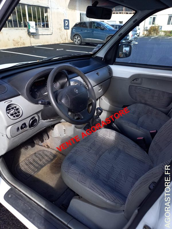 Mali kombi Vends RENAULT KANGOO diesel: slika Mali kombi Vends RENAULT KANGOO diesel Mali kombi Vends RENAULT KANGOO diesel: slika Mali kombi Vends RENAULT KANGOO diesel