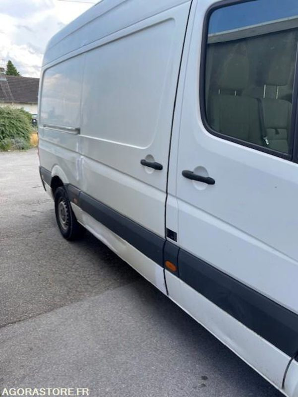 Volkswagen Crafter Frigorifique - Dostavno vozilo hladnjača: slika Volkswagen Crafter Frigorifique - Dostavno vozilo hladnjača Volkswagen Crafter Frigorifique - Dostavno vozilo hladnjača: slika Volkswagen Crafter Frigorifique - Dostavno vozilo hladnjača
