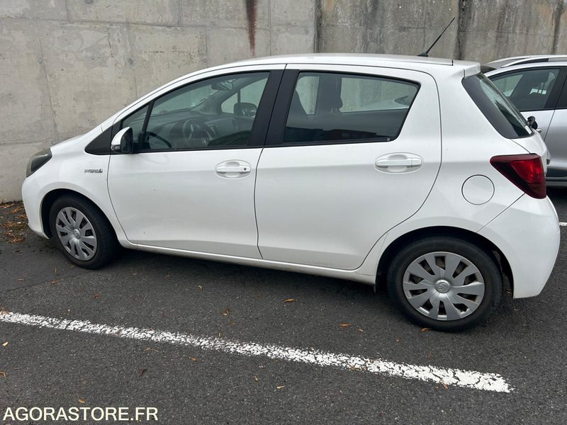 YARIS HYBRIDE AUTOMATIQUE / 2015 / 117 353KMS / VEHICULE ROULANT MAIS ENDOMMAGE - Automobil: slika YARIS HYBRIDE AUTOMATIQUE / 2015 / 117 353KMS / VEHICULE ROULANT MAIS ENDOMMAGE - Automobil YARIS HYBRIDE AUTOMATIQUE / 2015 / 117 353KMS / VEHICULE ROULANT MAIS ENDOMMAGE - Automobil: slika YARIS HYBRIDE AUTOMATIQUE / 2015 / 117 353KMS / VEHICULE ROULANT MAIS ENDOMMAGE - Automobil
