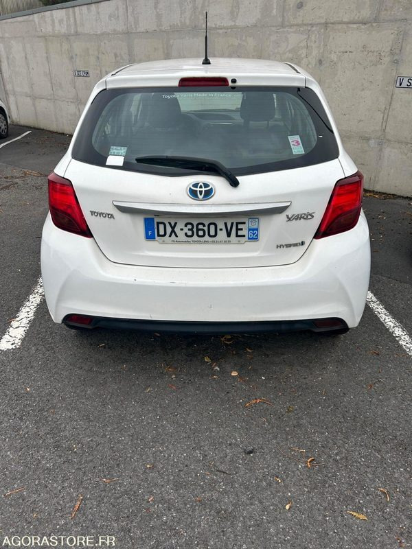 YARIS HYBRIDE AUTOMATIQUE / 2015 / 117 353KMS / VEHICULE ROULANT MAIS ENDOMMAGE - Automobil: slika YARIS HYBRIDE AUTOMATIQUE / 2015 / 117 353KMS / VEHICULE ROULANT MAIS ENDOMMAGE - Automobil YARIS HYBRIDE AUTOMATIQUE / 2015 / 117 353KMS / VEHICULE ROULANT MAIS ENDOMMAGE - Automobil: slika YARIS HYBRIDE AUTOMATIQUE / 2015 / 117 353KMS / VEHICULE ROULANT MAIS ENDOMMAGE - Automobil
