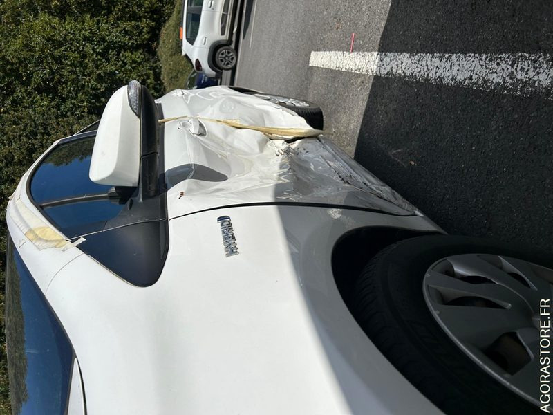 YARIS HYBRIDE AUTOMATIQUE / 2015 / 83416 KMS / NE ROULE PLUS - Automobil: slika YARIS HYBRIDE AUTOMATIQUE / 2015 / 83416 KMS / NE ROULE PLUS - Automobil YARIS HYBRIDE AUTOMATIQUE / 2015 / 83416 KMS / NE ROULE PLUS - Automobil: slika YARIS HYBRIDE AUTOMATIQUE / 2015 / 83416 KMS / NE ROULE PLUS - Automobil