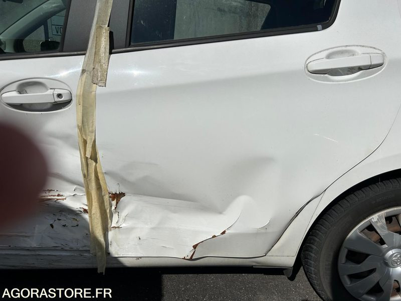 YARIS HYBRIDE AUTOMATIQUE / 2015 / 83416 KMS / NE ROULE PLUS - Automobil: slika YARIS HYBRIDE AUTOMATIQUE / 2015 / 83416 KMS / NE ROULE PLUS - Automobil YARIS HYBRIDE AUTOMATIQUE / 2015 / 83416 KMS / NE ROULE PLUS - Automobil: slika YARIS HYBRIDE AUTOMATIQUE / 2015 / 83416 KMS / NE ROULE PLUS - Automobil