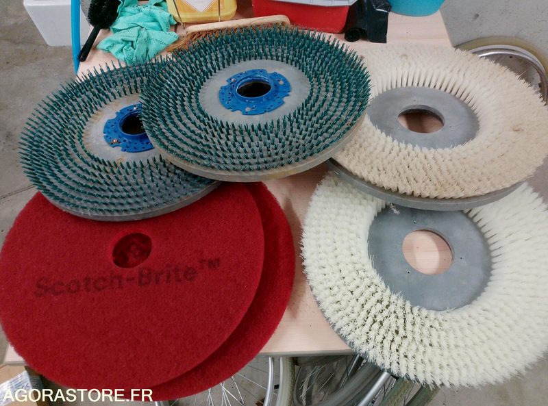 Auto laveuse TENNANT T300 - Perač podova: slika auto laveuse TENNANT T300 - Perač podova Auto laveuse TENNANT T300 - Perač podova: slika auto laveuse TENNANT T300 - Perač podova