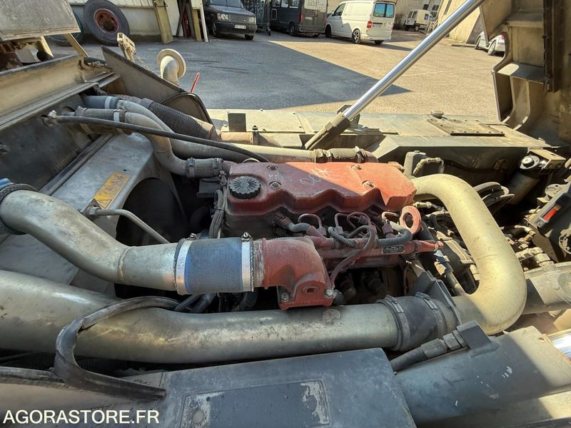 Cestovna čistilica balayeuse aspiratrice MATHIEUX C 560-2003-6077 Heures: slika Cestovna čistilica balayeuse aspiratrice MATHIEUX C 560-2003-6077 Heures Cestovna čistilica balayeuse aspiratrice MATHIEUX C 560-2003-6077 Heures: slika Cestovna čistilica balayeuse aspiratrice MATHIEUX C 560-2003-6077 Heures