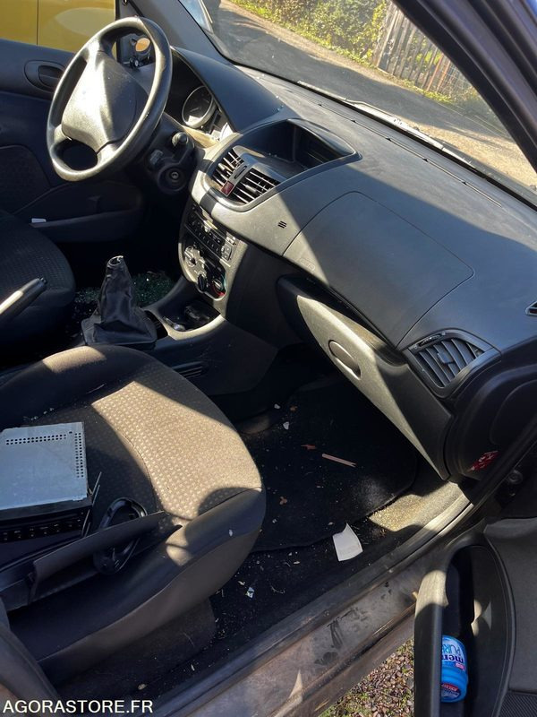 Automobil peugeot 206+ 1.4 hdi 2009 185000km: slika Automobil peugeot 206+ 1.4 hdi 2009 185000km Automobil peugeot 206+ 1.4 hdi 2009 185000km: slika Automobil peugeot 206+ 1.4 hdi 2009 185000km