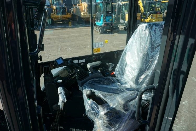 Airman AX 26 U-7 - Mini bager: slika Airman AX 26 U-7 - Mini bager Airman AX 26 U-7 - Mini bager: slika Airman AX 26 U-7 - Mini bager