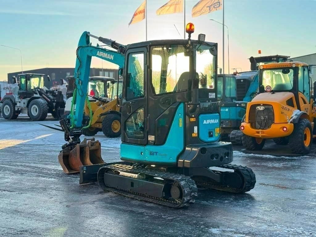 Airman AX 38 U-6 A - Mini bager: slika Airman AX 38 U-6 A - Mini bager Airman AX 38 U-6 A - Mini bager: slika Airman AX 38 U-6 A - Mini bager