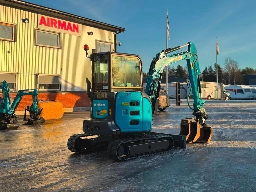 Airman AX 38 U-6 A - Mini bager: slika Airman AX 38 U-6 A - Mini bager Airman AX 38 U-6 A - Mini bager: slika Airman AX 38 U-6 A - Mini bager