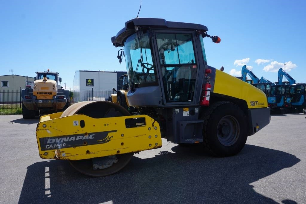 Atlas Copco Dynapac CA 1500 - Kompaktor: slika Atlas Copco Dynapac CA 1500 - Kompaktor Atlas Copco Dynapac CA 1500 - Kompaktor: slika Atlas Copco Dynapac CA 1500 - Kompaktor