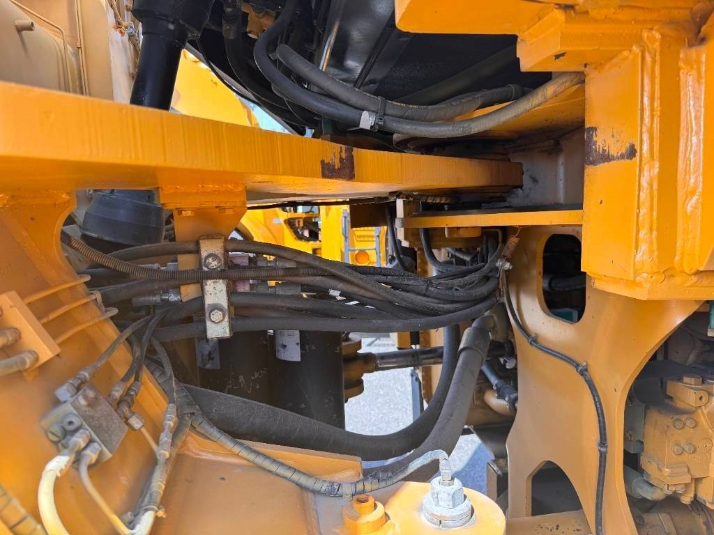 CAT 980 G - Utovarivač na kotačima: slika CAT 980 G - Utovarivač na kotačima CAT 980 G - Utovarivač na kotačima: slika CAT 980 G - Utovarivač na kotačima