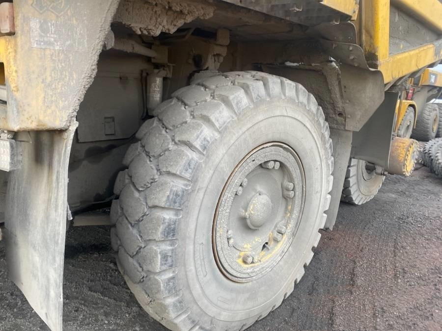 Kruti istovarivač/ Kamion za prijevoz kamenja Komatsu HD405-7: slika Kruti istovarivač/ Kamion za prijevoz kamenja Komatsu HD405-7