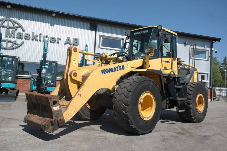 Komatsu WA 380-5-H - Utovarivač na kotačima: slika Komatsu WA 380-5-H - Utovarivač na kotačima Komatsu WA 380-5-H - Utovarivač na kotačima: slika Komatsu WA 380-5-H - Utovarivač na kotačima