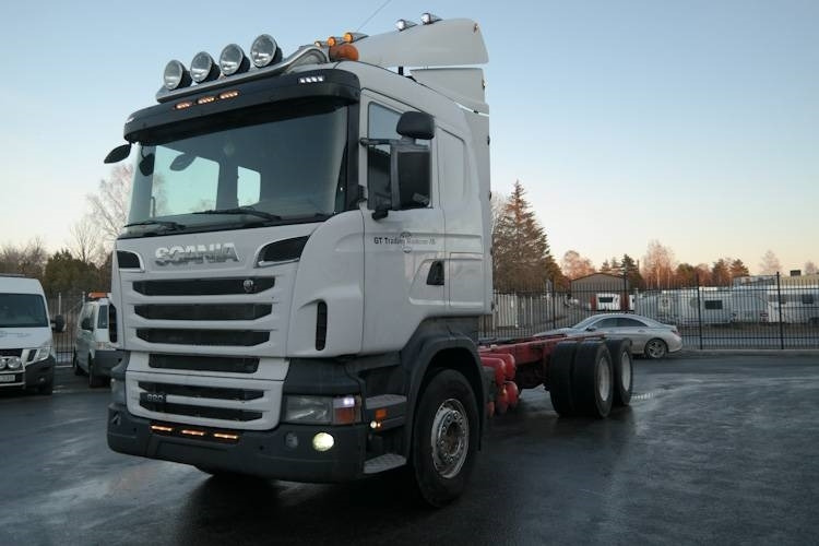 Scania R 620 - Kamion-šasija: slika Scania R 620 - Kamion-šasija Scania R 620 - Kamion-šasija: slika Scania R 620 - Kamion-šasija