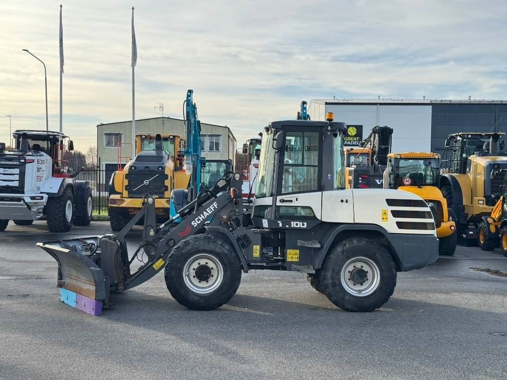 Terex TL 100 - Utovarivač na kotačima: slika Terex TL 100 - Utovarivač na kotačima Terex TL 100 - Utovarivač na kotačima: slika Terex TL 100 - Utovarivač na kotačima