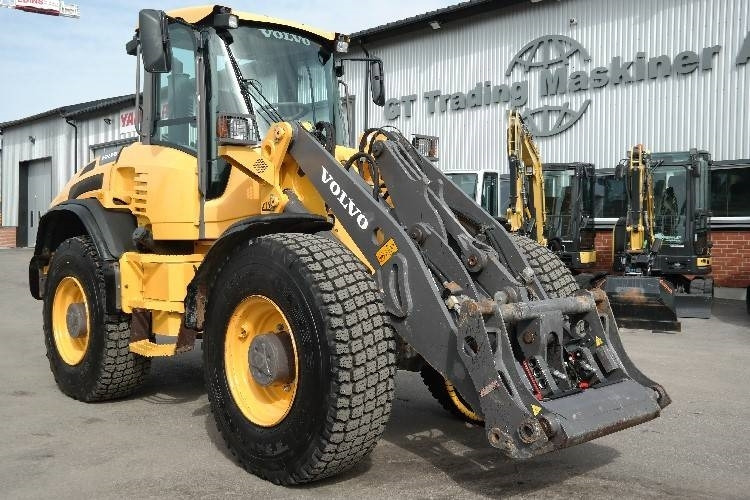 Volvo L 45 F - Utovarivač na kotačima: slika Volvo L 45 F - Utovarivač na kotačima Volvo L 45 F - Utovarivač na kotačima: slika Volvo L 45 F - Utovarivač na kotačima