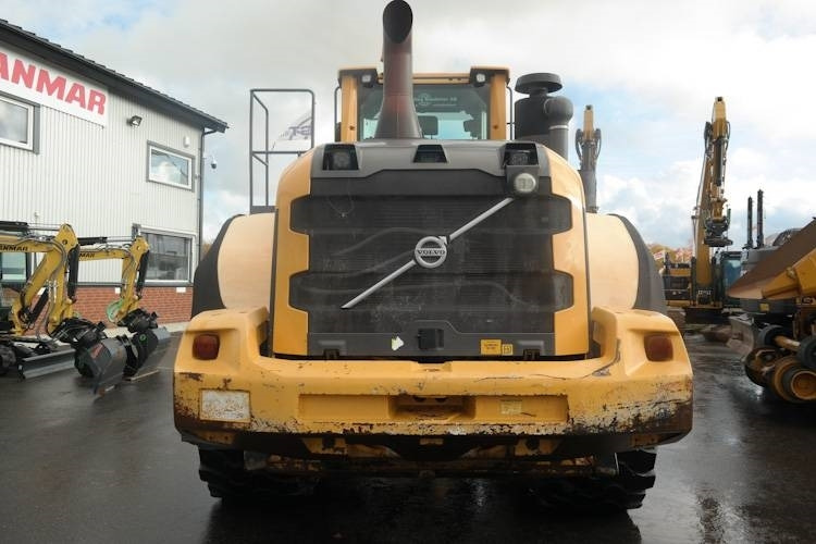 Volvo L220G - Utovarivač na kotačima: slika Volvo L220G - Utovarivač na kotačima Volvo L220G - Utovarivač na kotačima: slika Volvo L220G - Utovarivač na kotačima