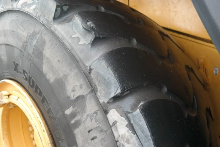 Volvo L220G - Utovarivač na kotačima: slika Volvo L220G - Utovarivač na kotačima Volvo L220G - Utovarivač na kotačima: slika Volvo L220G - Utovarivač na kotačima