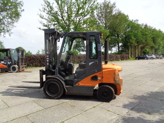 Doosan D35C-7 - Viličar: slika Doosan D35C-7 - Viličar Doosan D35C-7 - Viličar: slika Doosan D35C-7 - Viličar