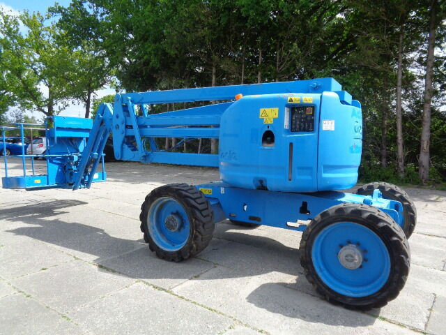 Genie Z45/25 - Zglobni krak: slika Genie Z45/25 - Zglobni krak Genie Z45/25 - Zglobni krak: slika Genie Z45/25 - Zglobni krak