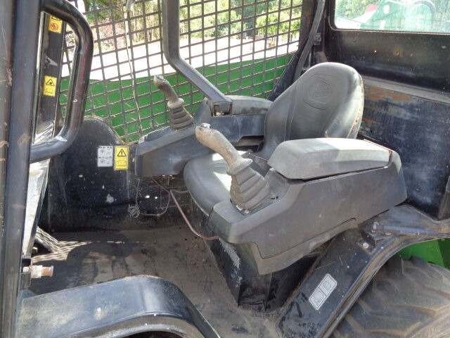 JCB 135 R - Mini utovarivač: slika JCB 135 R - Mini utovarivač JCB 135 R - Mini utovarivač: slika JCB 135 R - Mini utovarivač