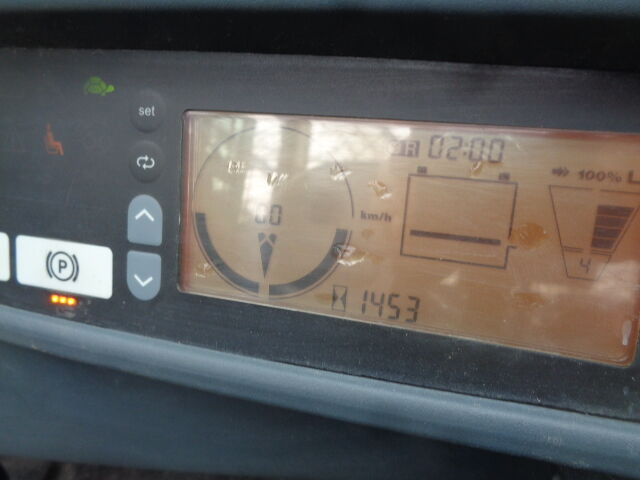 Jungheinrich EFG425 - Viličar: slika  Jungheinrich EFG425 - Viličar Jungheinrich EFG425 - Viličar: slika  Jungheinrich EFG425 - Viličar