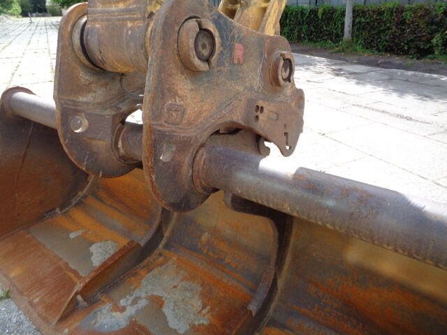 Bager gusjeničar Komatsu PC210 LC-8: slika Bager gusjeničar Komatsu PC210 LC-8 Bager gusjeničar Komatsu PC210 LC-8: slika Bager gusjeničar Komatsu PC210 LC-8