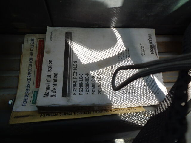 Bager gusjeničar Komatsu PC210 LC-8: slika Bager gusjeničar Komatsu PC210 LC-8 Bager gusjeničar Komatsu PC210 LC-8: slika Bager gusjeničar Komatsu PC210 LC-8