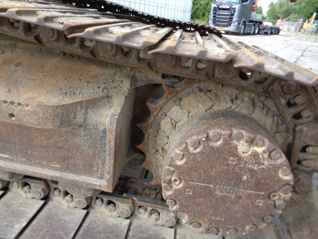 Bager gusjeničar Komatsu PC210 LC-8: slika Bager gusjeničar Komatsu PC210 LC-8 Bager gusjeničar Komatsu PC210 LC-8: slika Bager gusjeničar Komatsu PC210 LC-8