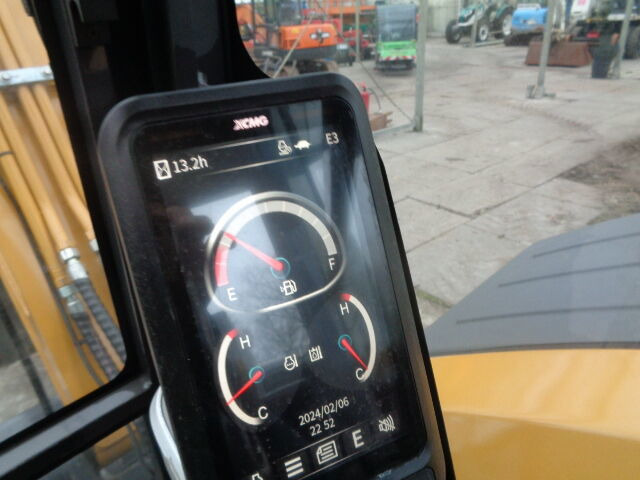 Mini bager Kubota XE55GA: slika Mini bager Kubota XE55GA
