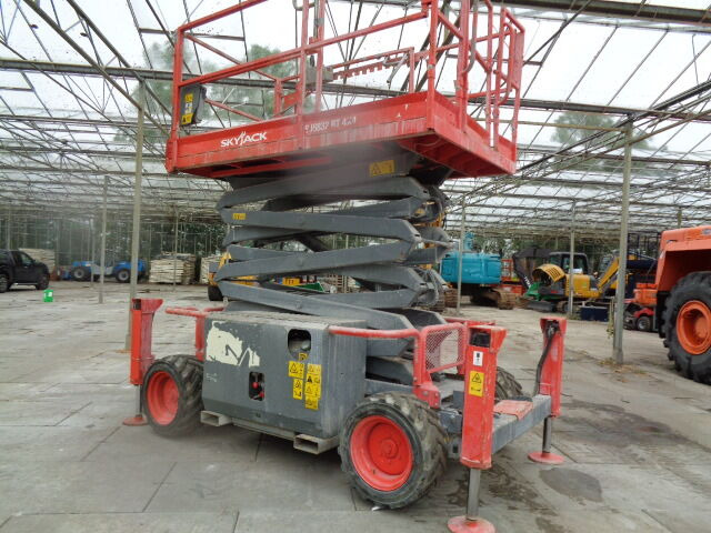 Skyjack SJ 6832 RT - Škarasta podizna platforma: slika Skyjack SJ 6832 RT - Škarasta podizna platforma Skyjack SJ 6832 RT - Škarasta podizna platforma: slika Skyjack SJ 6832 RT - Škarasta podizna platforma