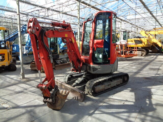 Yanmar VIO 25-4 - Mini bager: slika Yanmar VIO 25-4 - Mini bager Yanmar VIO 25-4 - Mini bager: slika Yanmar VIO 25-4 - Mini bager