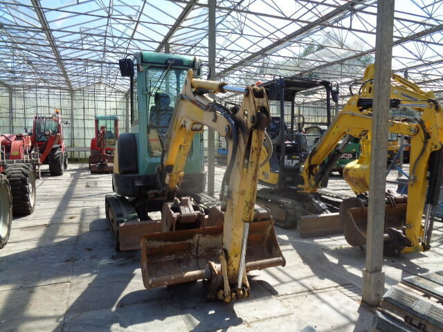 Yanmar VIO25-4 - Mini bager: slika Yanmar VIO25-4 - Mini bager Yanmar VIO25-4 - Mini bager: slika Yanmar VIO25-4 - Mini bager