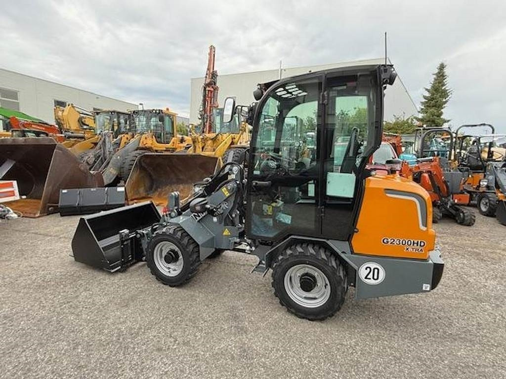 GiANT G2300 X-TRA HD - Utovarivač na kotačima: slika GiANT G2300 X-TRA HD - Utovarivač na kotačima GiANT G2300 X-TRA HD - Utovarivač na kotačima: slika GiANT G2300 X-TRA HD - Utovarivač na kotačima