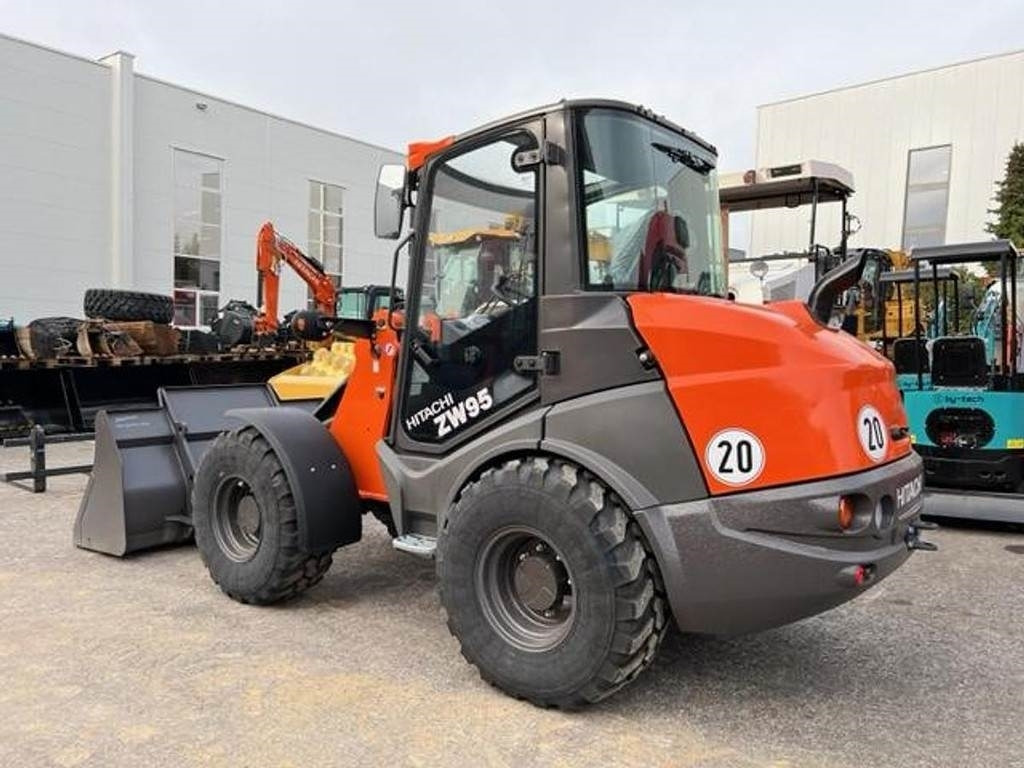 Hitachi ZW95-6C - Utovarivač na kotačima: slika Hitachi ZW95-6C - Utovarivač na kotačima Hitachi ZW95-6C - Utovarivač na kotačima: slika Hitachi ZW95-6C - Utovarivač na kotačima