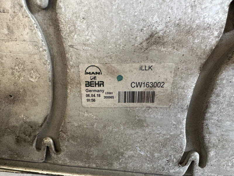 Behr - Hladnjak ulja za Kamion: slika Behr - Hladnjak ulja za Kamion Behr - Hladnjak ulja za Kamion: slika Behr - Hladnjak ulja za Kamion