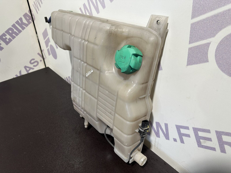DAF expansion tank - Ekspanziona posuda za Kamion: slika DAF expansion tank - Ekspanziona posuda za Kamion DAF expansion tank - Ekspanziona posuda za Kamion: slika DAF expansion tank - Ekspanziona posuda za Kamion