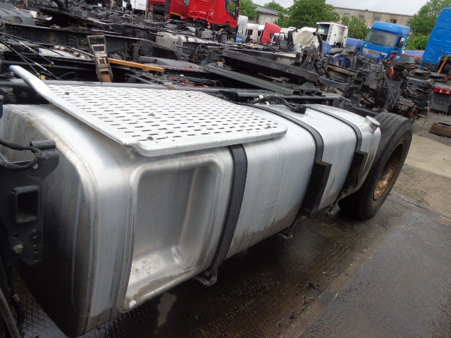 DAF with brackets - Spremnik goriva za Kamion: slika DAF with brackets - Spremnik goriva za Kamion DAF with brackets - Spremnik goriva za Kamion: slika DAF with brackets - Spremnik goriva za Kamion