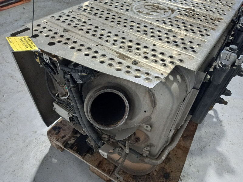 Mercedes-Benz Actros MP4 EURO 6 - Katalizator za Kamion: slika Mercedes-Benz Actros MP4 EURO 6 - Katalizator za Kamion Mercedes-Benz Actros MP4 EURO 6 - Katalizator za Kamion: slika Mercedes-Benz Actros MP4 EURO 6 - Katalizator za Kamion