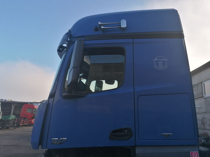 Mercedes-Benz Actros MP4 - Kabina i unutrašnjost za Kamion: slika Mercedes-Benz Actros MP4 - Kabina i unutrašnjost za Kamion Mercedes-Benz Actros MP4 - Kabina i unutrašnjost za Kamion: slika Mercedes-Benz Actros MP4 - Kabina i unutrašnjost za Kamion