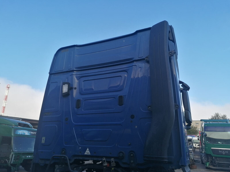 Mercedes-Benz Actros MP4 - Kabina i unutrašnjost za Kamion: slika Mercedes-Benz Actros MP4 - Kabina i unutrašnjost za Kamion Mercedes-Benz Actros MP4 - Kabina i unutrašnjost za Kamion: slika Mercedes-Benz Actros MP4 - Kabina i unutrašnjost za Kamion