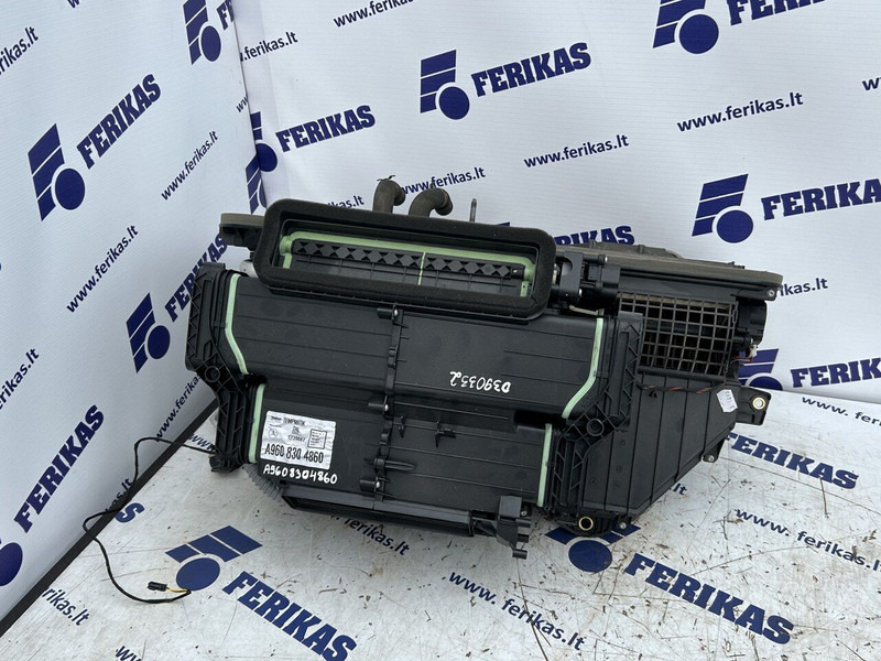 Mercedes-Benz air conditionioning heater system - Grijanje/ Ventilacija za Kamion: slika Mercedes-Benz air conditionioning heater system - Grijanje/ Ventilacija za Kamion Mercedes-Benz air conditionioning heater system - Grijanje/ Ventilacija za Kamion: slika Mercedes-Benz air conditionioning heater system - Grijanje/ Ventilacija za Kamion