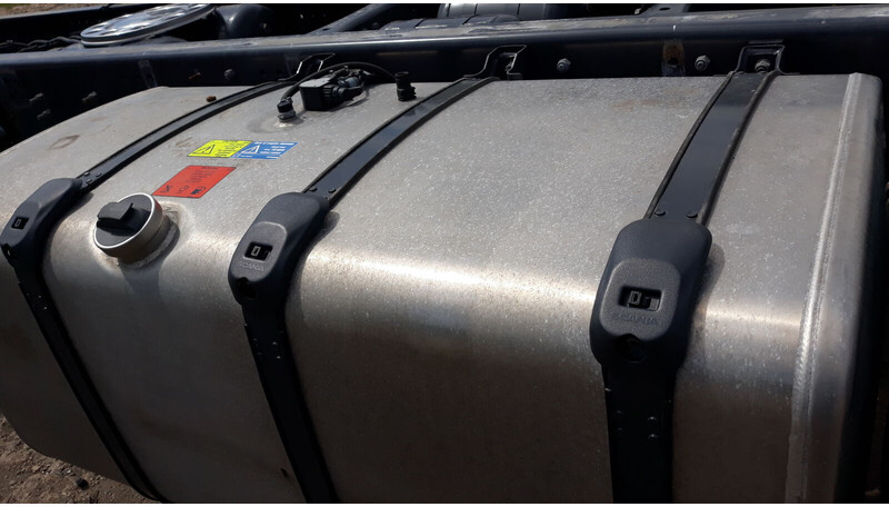 Scania 600L complete fuel tank with brackets - Spremnik goriva za Kamion: slika Scania 600L complete fuel tank with brackets - Spremnik goriva za Kamion Scania 600L complete fuel tank with brackets - Spremnik goriva za Kamion: slika Scania 600L complete fuel tank with brackets - Spremnik goriva za Kamion