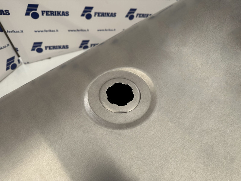 Volvo VOLVO RENAULT - Spremnik goriva za Kamion: slika Volvo VOLVO RENAULT - Spremnik goriva za Kamion Volvo VOLVO RENAULT - Spremnik goriva za Kamion: slika Volvo VOLVO RENAULT - Spremnik goriva za Kamion