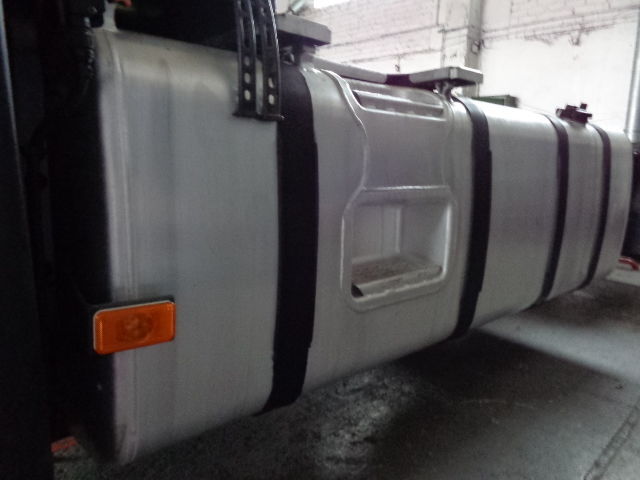 Volvo complete fuel tank with brackets and fuel pump, used or brand ne - Spremnik goriva za Kamion: slika Volvo complete fuel tank with brackets and fuel pump, used or brand ne - Spremnik goriva za Kamion Volvo complete fuel tank with brackets and fuel pump, used or brand ne - Spremnik goriva za Kamion: slika Volvo complete fuel tank with brackets and fuel pump, used or brand ne - Spremnik goriva za Kamion